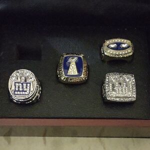 NY Giants Championship 4 piece Ring Set Box Is A Gift